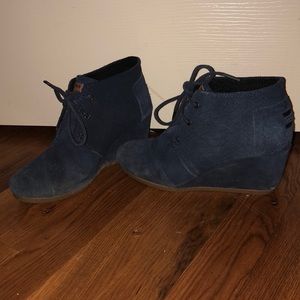 TOMS suede snake skin desert wedges